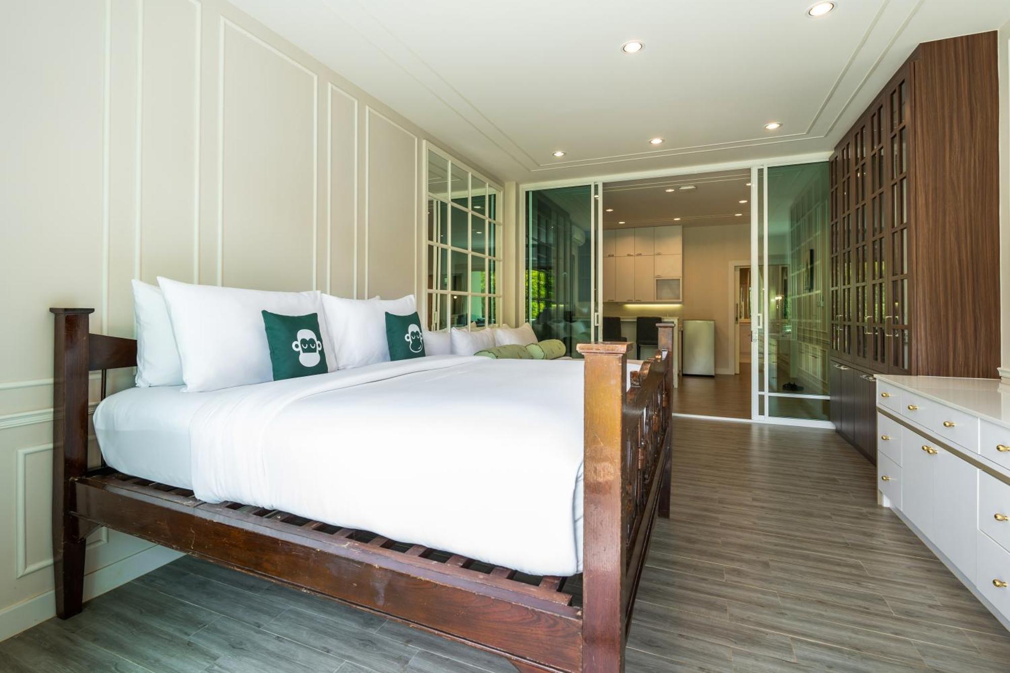 Blu Monkey Pooltara & Pet Friendly Krabi town