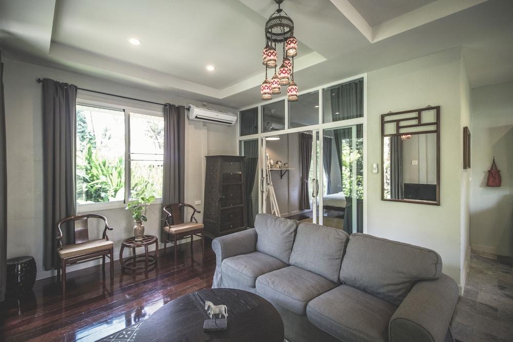 Blu Monkey Pooltara & Pet Friendly 4* Krabi town