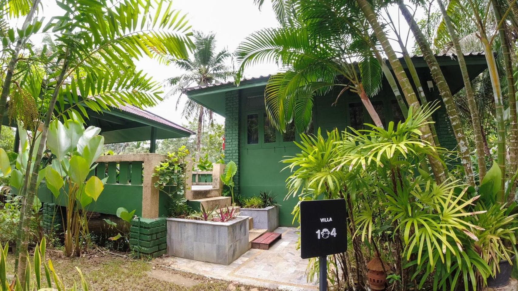 Resort Blu Monkey Pooltara & Pet Friendly Krabi town